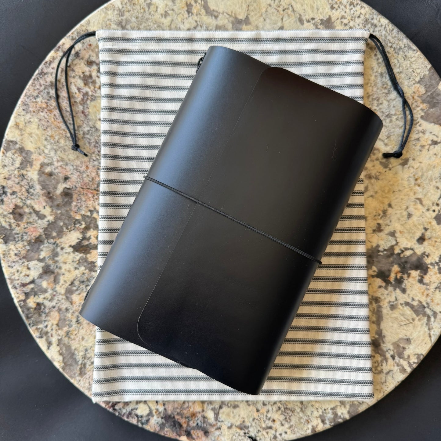 STUDIO TRAVEL POUCH STRIPES