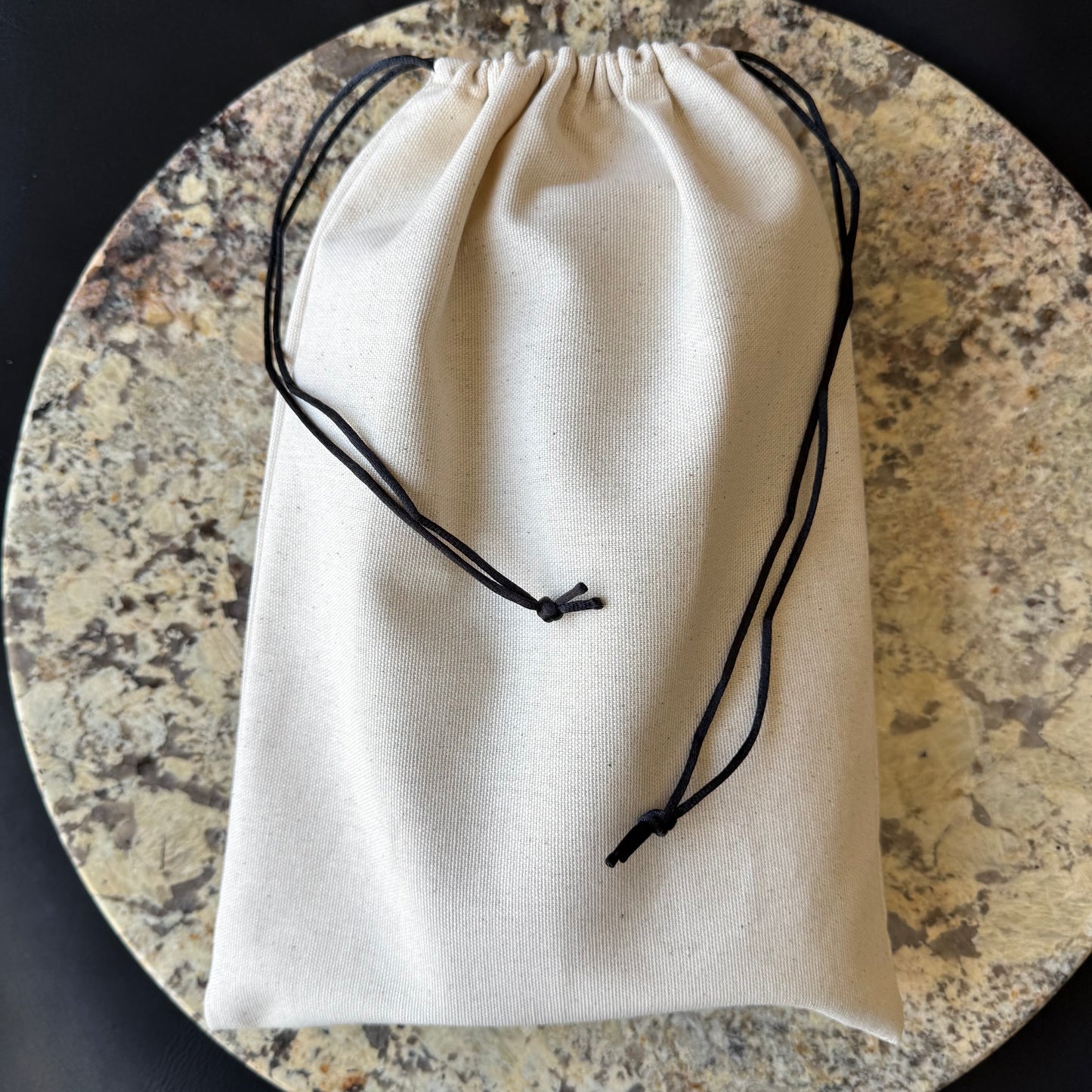 TRAVEL POUCH (M)