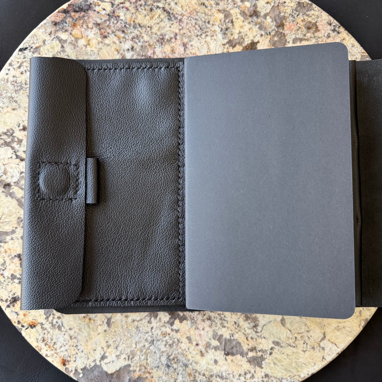 STUDIO PORTFOLIO BLACK
