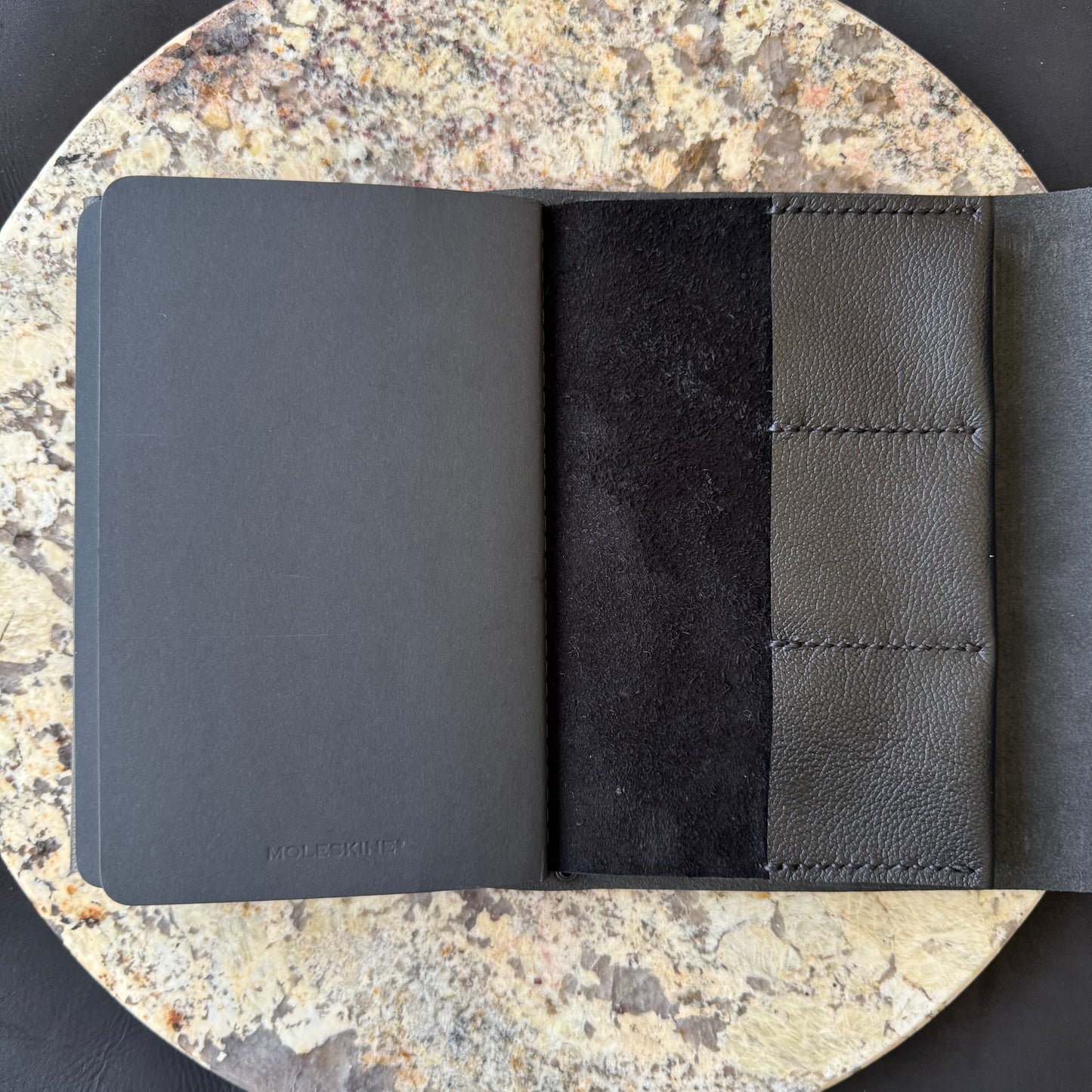 STUDIO PORTFOLIO BLACK
