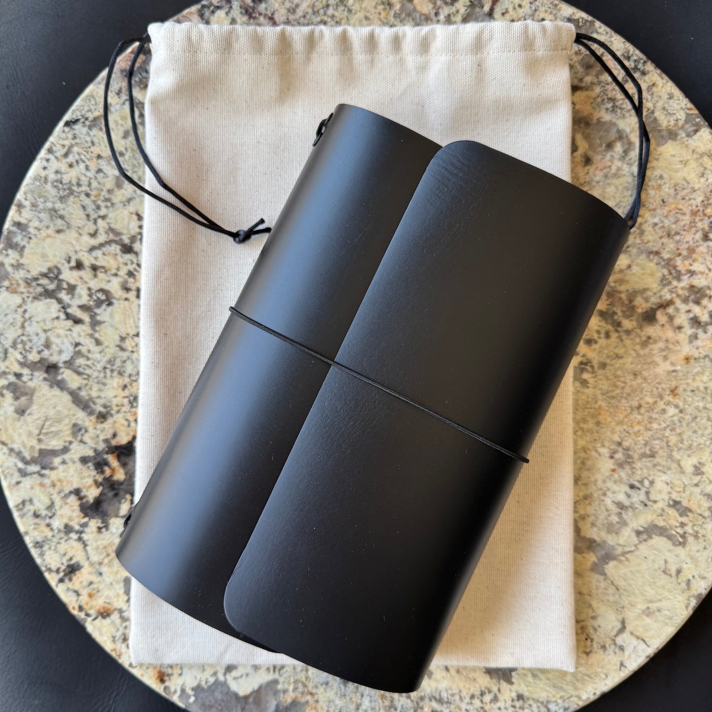 TRAVEL POUCH (M)