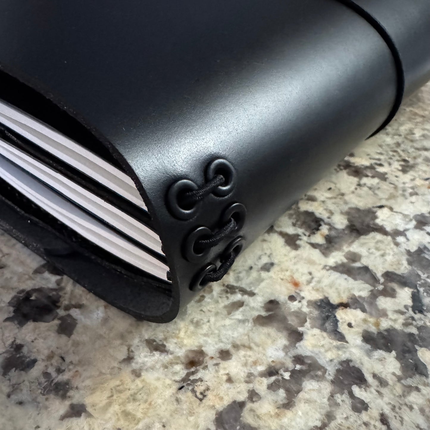 STUDIO NOTEBOOK (M)