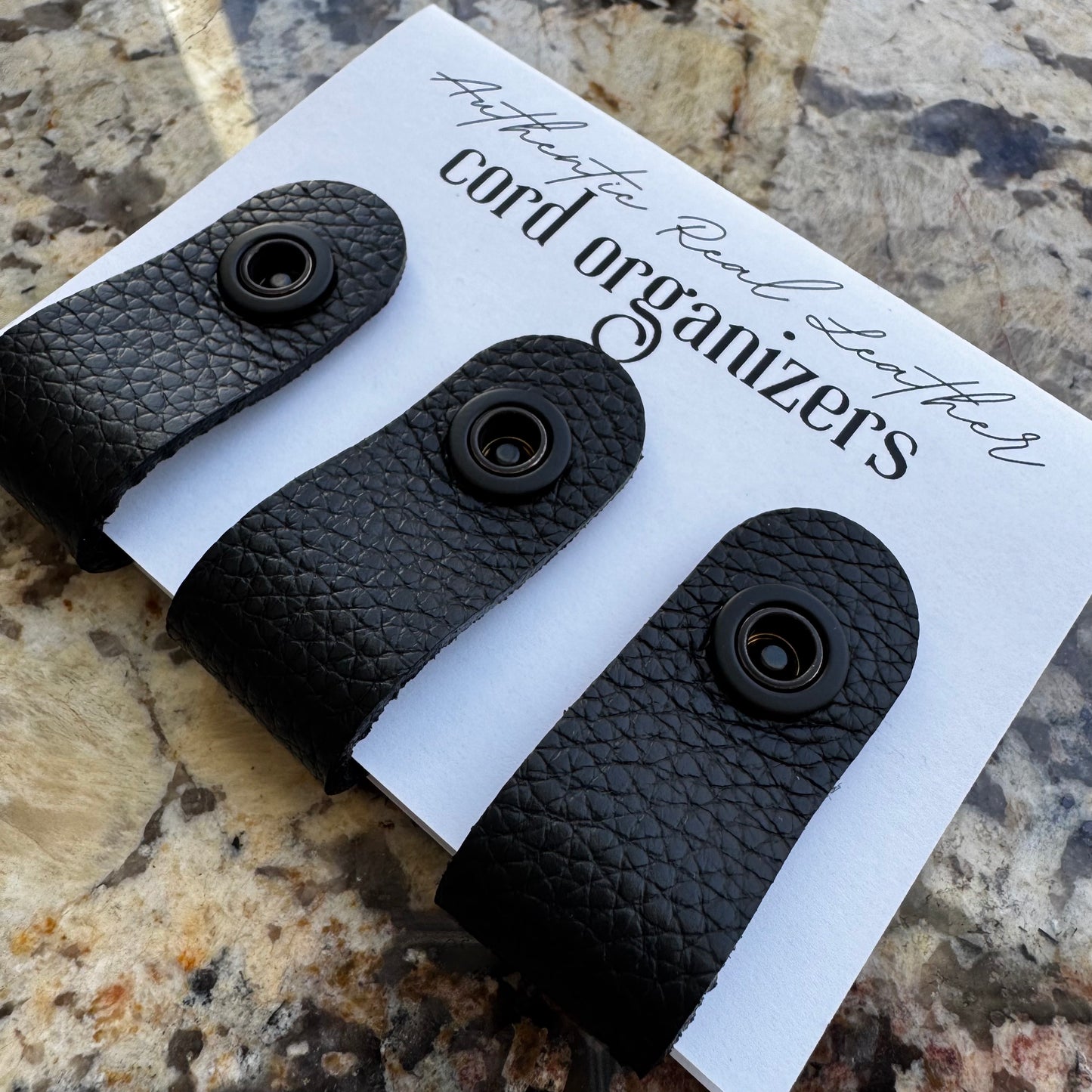 CORD ORGANIZERS TRIO (Italian Pebble Grain Black)