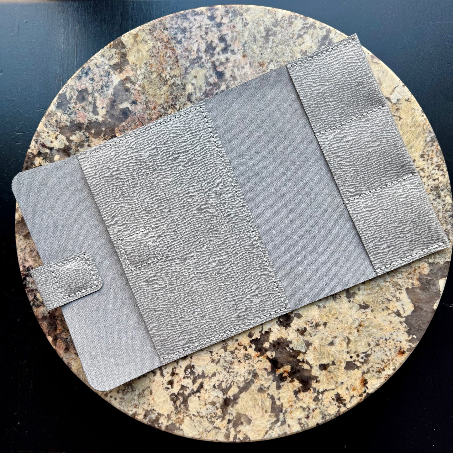 STUDIO PORTFOLIO GREY (M)