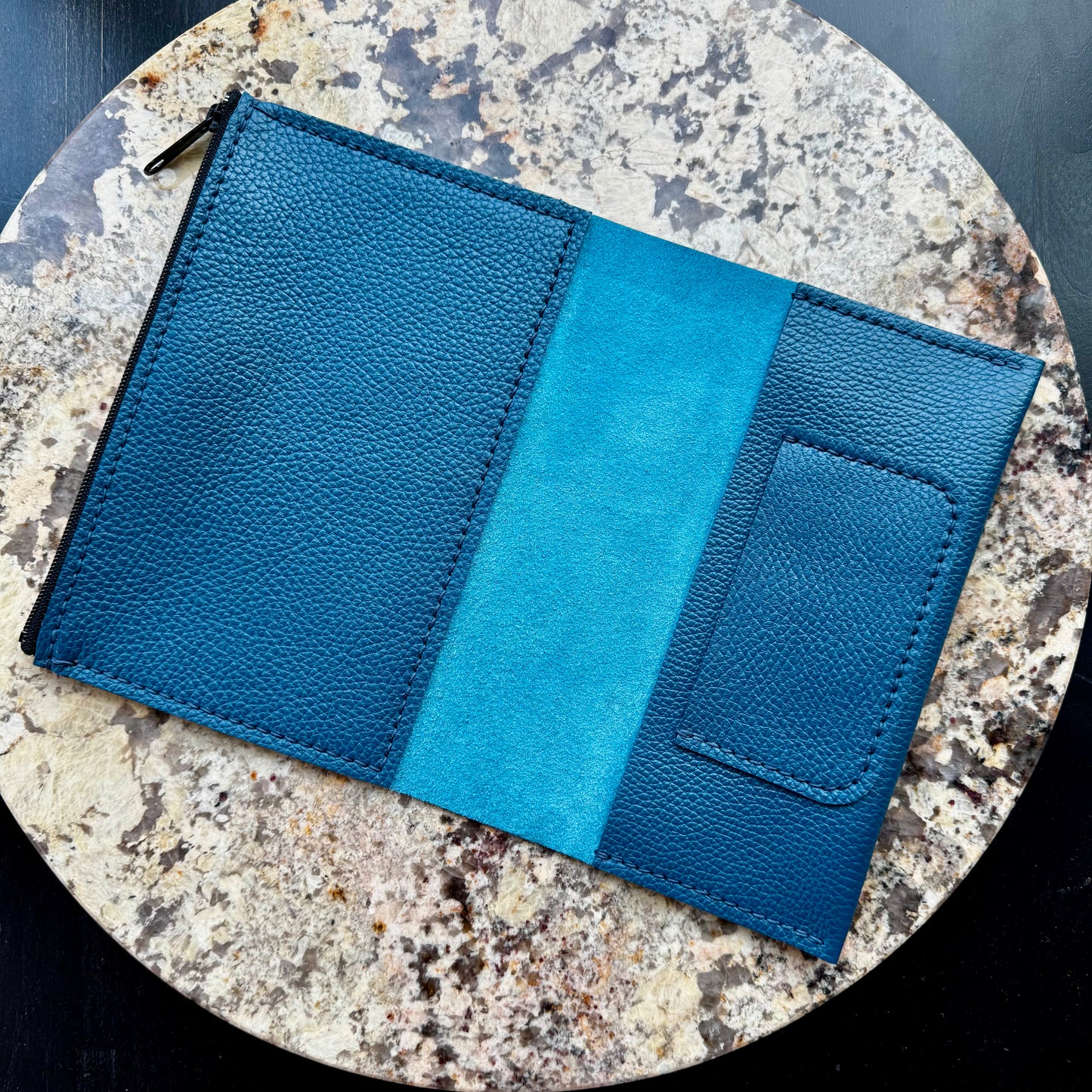 STUDIO PORTFOLIO DARK TEAL (M)