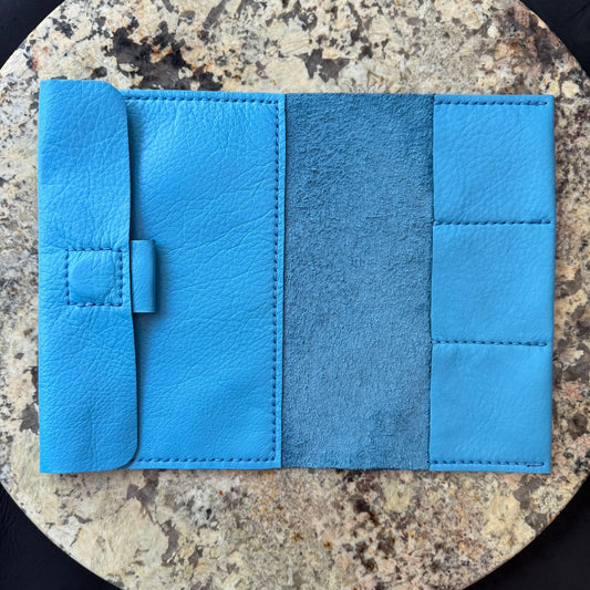 STUDIO PORTFOLIO  SKY BLUE (M)