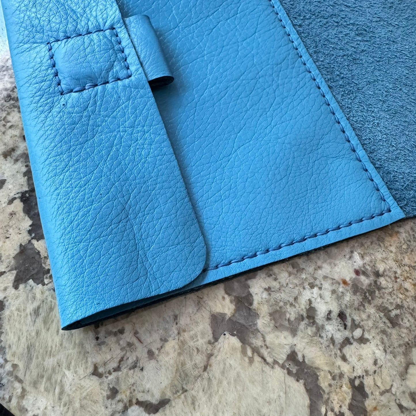 STUDIO PORTFOLIO  SKY BLUE (M)