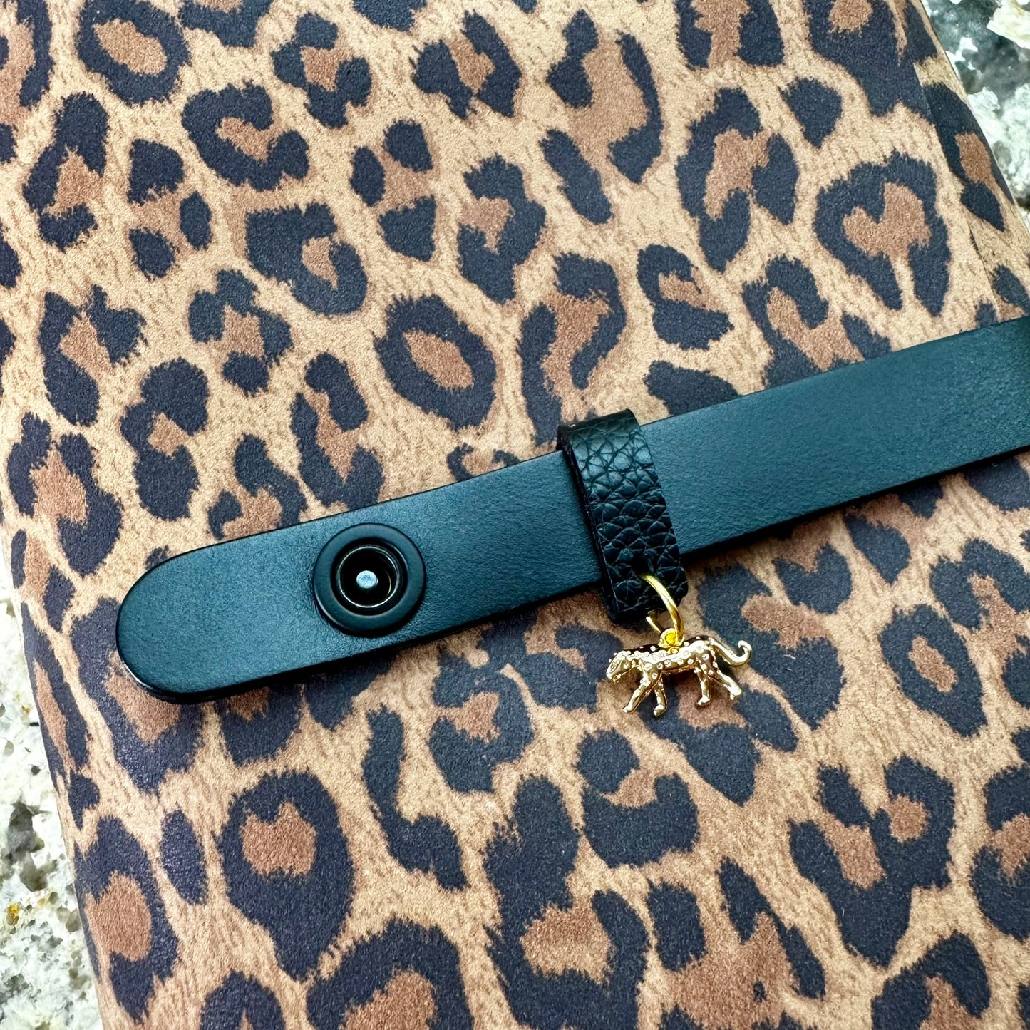 THE SPINE LOCK — LEOPARD