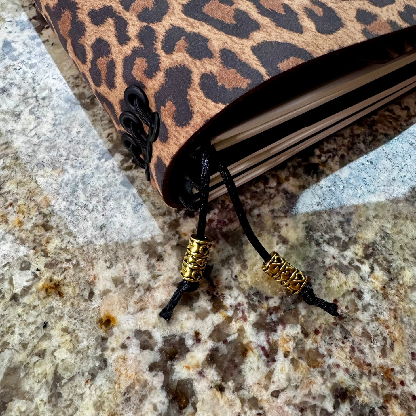 THE SPINE LOCK — LEOPARD