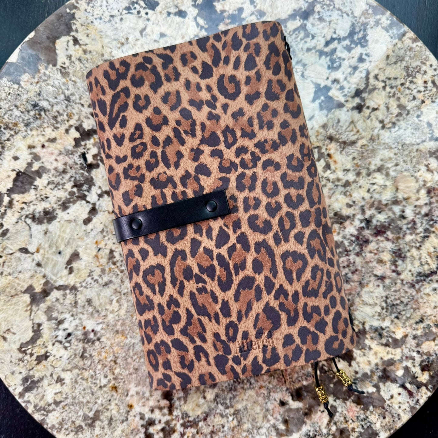 THE SPINE LOCK — LEOPARD